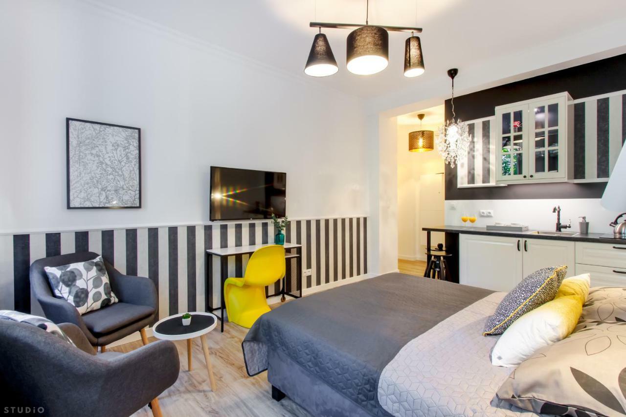Clicktheflat The Warsaw Rising Museum Apartments Buitenkant foto